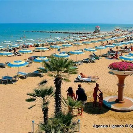 Сasa de vacaciones A Lignano Riviera With Air Conditioning Lignano Sabbiadoro