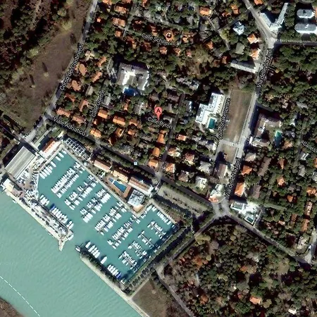 A Lignano Riviera With Air Conditioning Holiday home Lignano Sabbiadoro